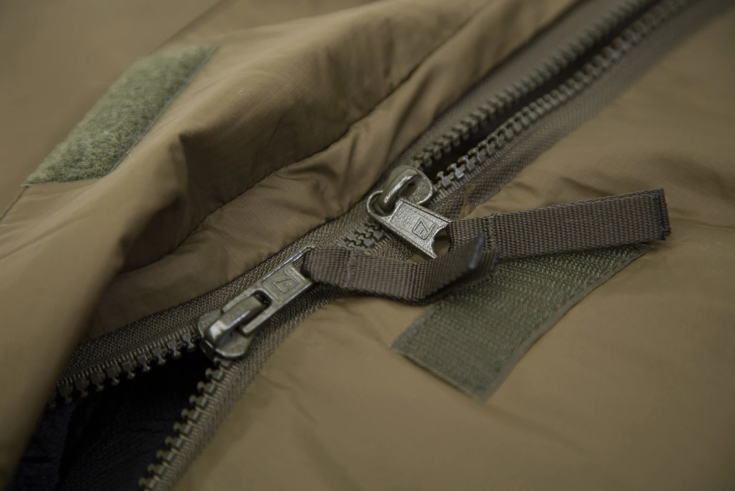 Carinthia Defence 1 Top Large - Image 8