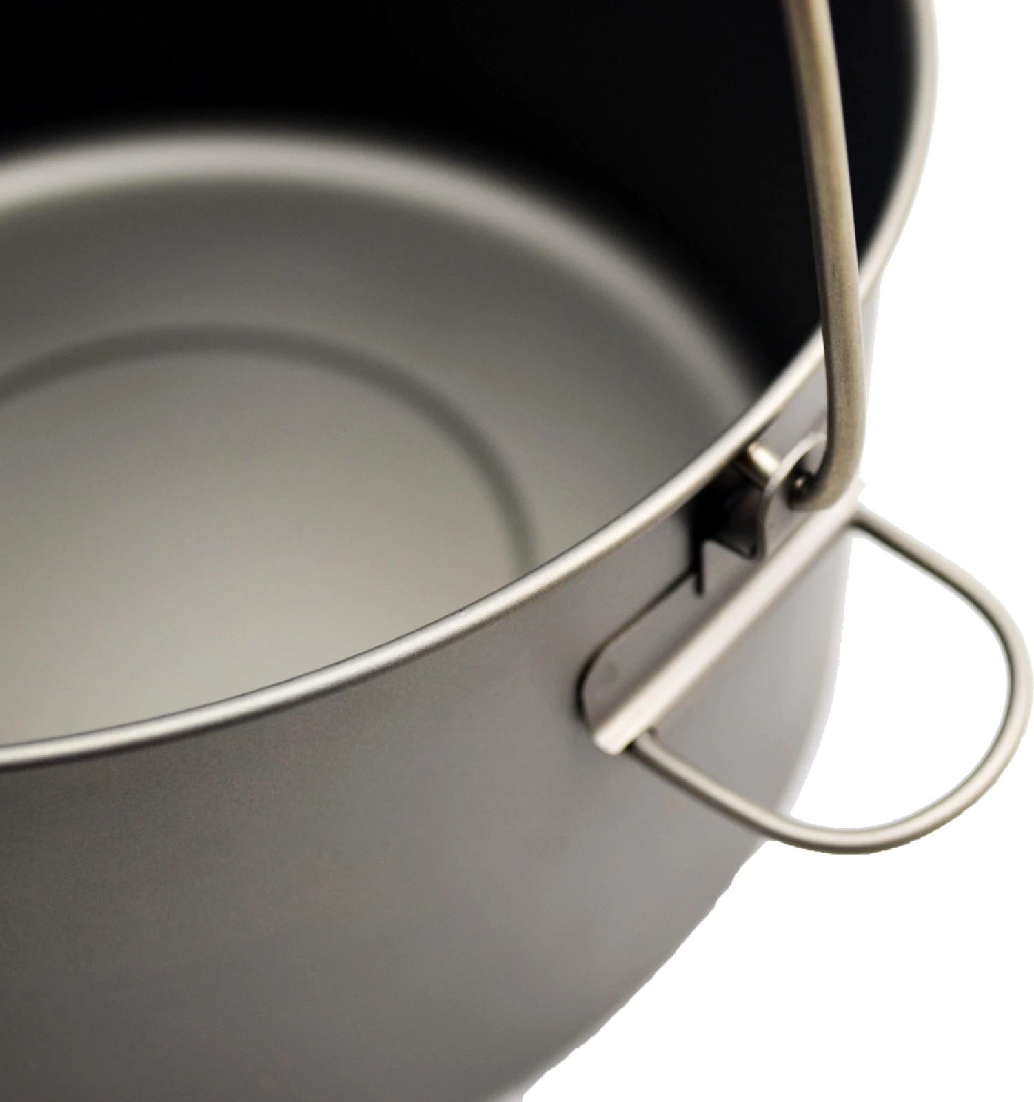 Titanium 2000 Ml Pot With Bail Handle - Image 4